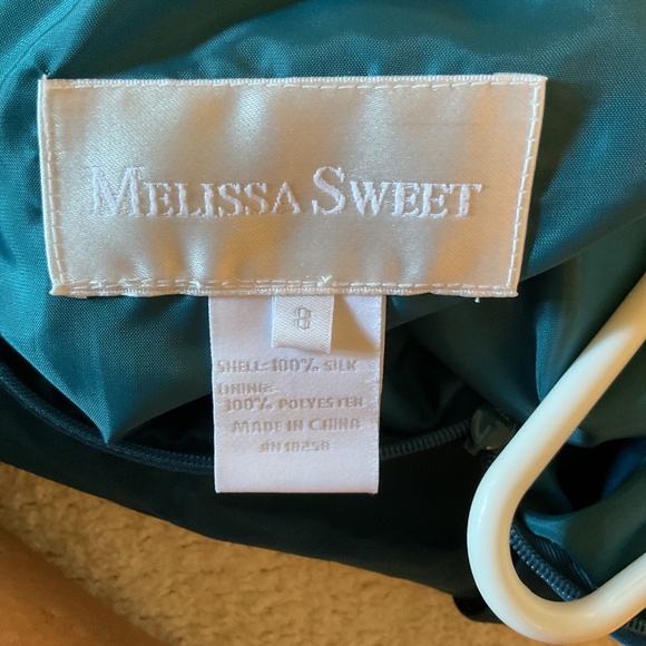 2 adorable matching 100 silk dresses for 2 sisters or best friends! - Picture 5 of 6